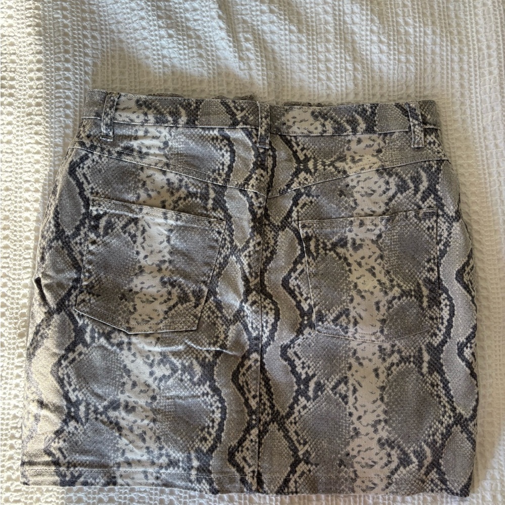 Wilfred by Aritzia - Snakeskin Mini Skirt